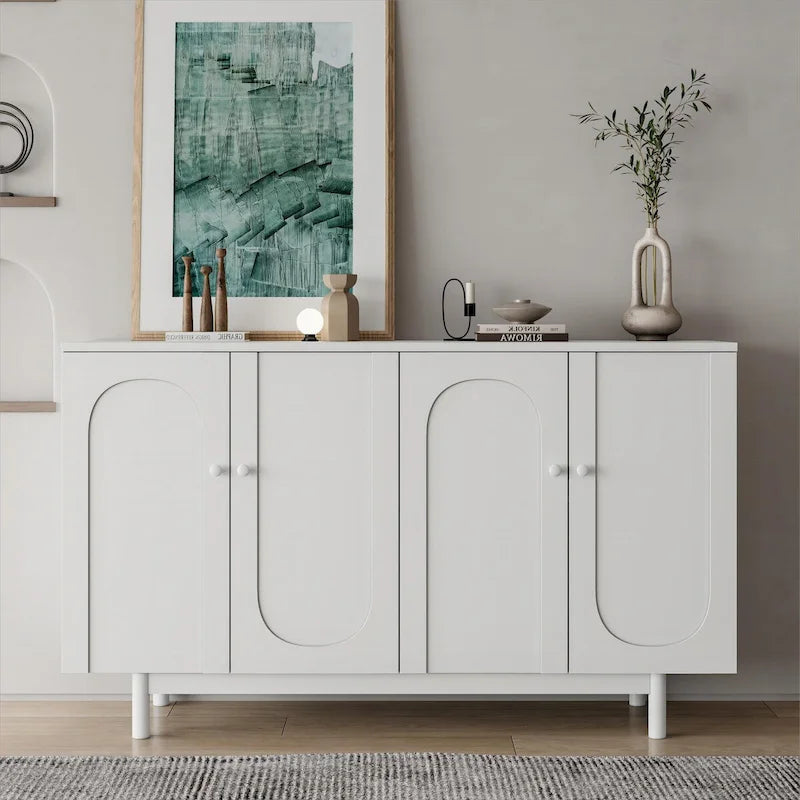Meuble de rangement sculpté à quatre portes, élégant et pratique