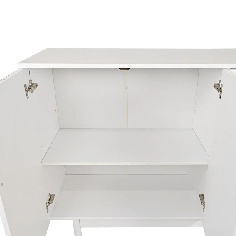 Meuble de rangement sculpté à quatre portes, élégant et pratique